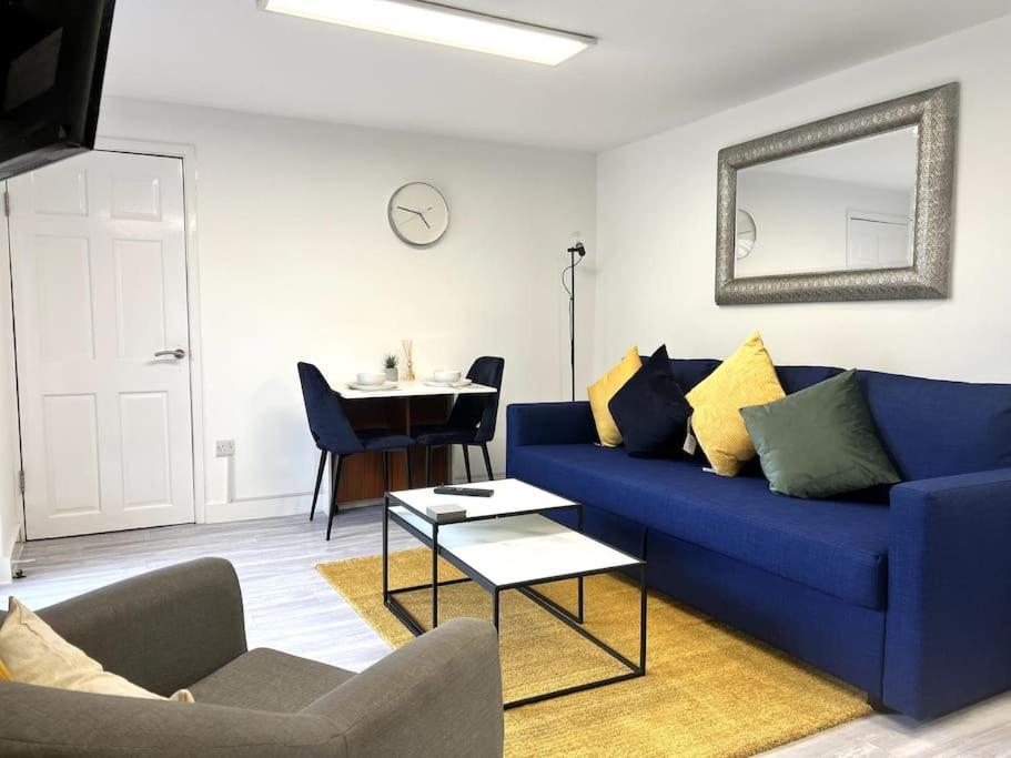Langley Bungalow Apartment *